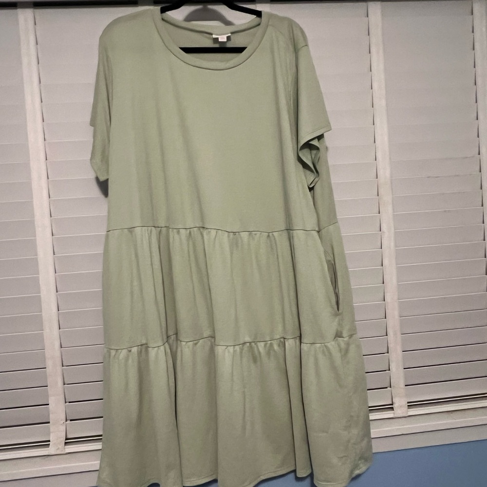 Elegant Green Tiered Dress